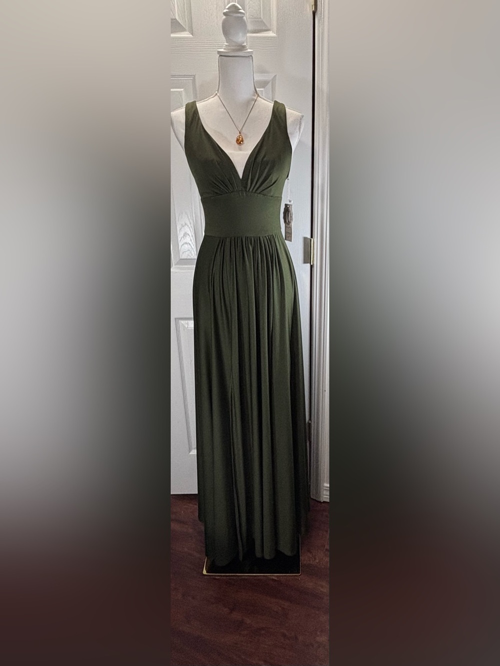 VIP Bridal SZ 4/6 Hunter Green Sleeveless V-Neck Maxi Bridesmaid Dress #1704